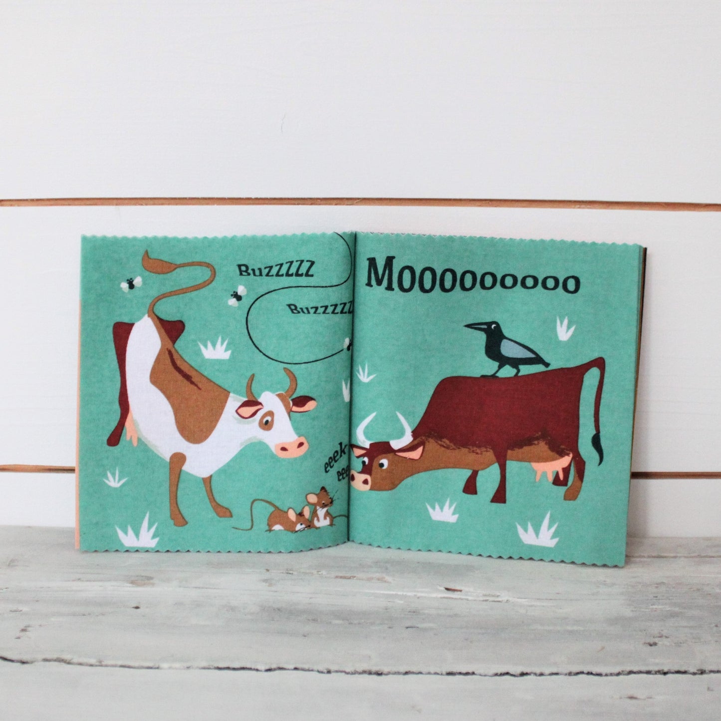 The Noisy Farmyard Rag Book