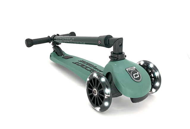 Scoot & Ride Highwaykick 3 LED foldaway scooter - Forest