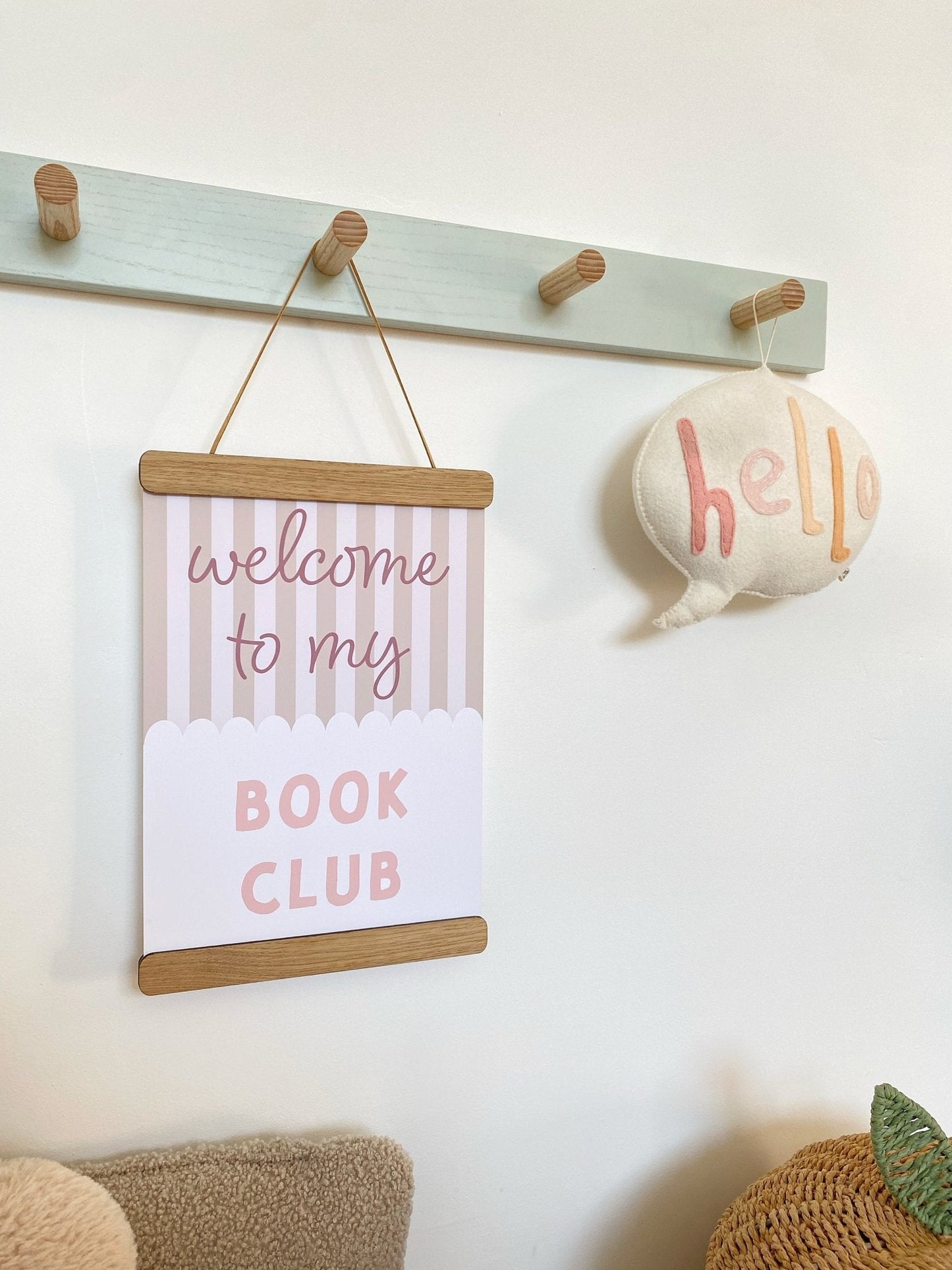 Autumn's Corner Straight Magnetic Picture Frame - OAK