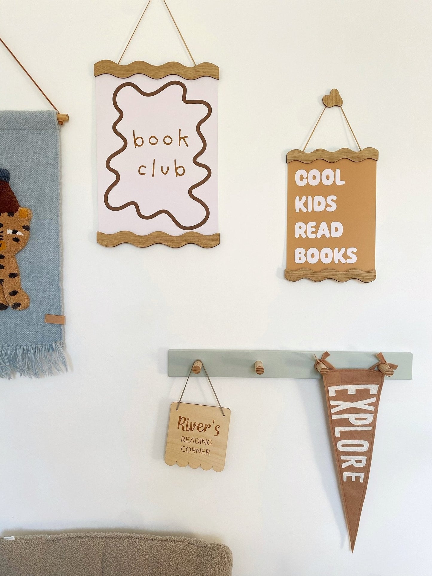 Autumn's Corner Wavy Magnetic Picture Frame - OAK