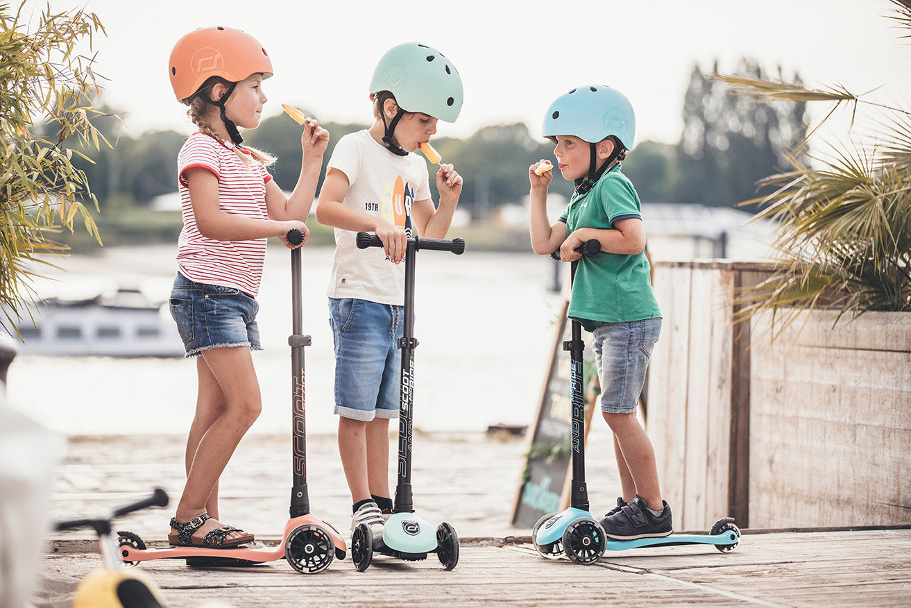 Scoot & Ride Highwaykick 3 LED foldaway scooter - Peach