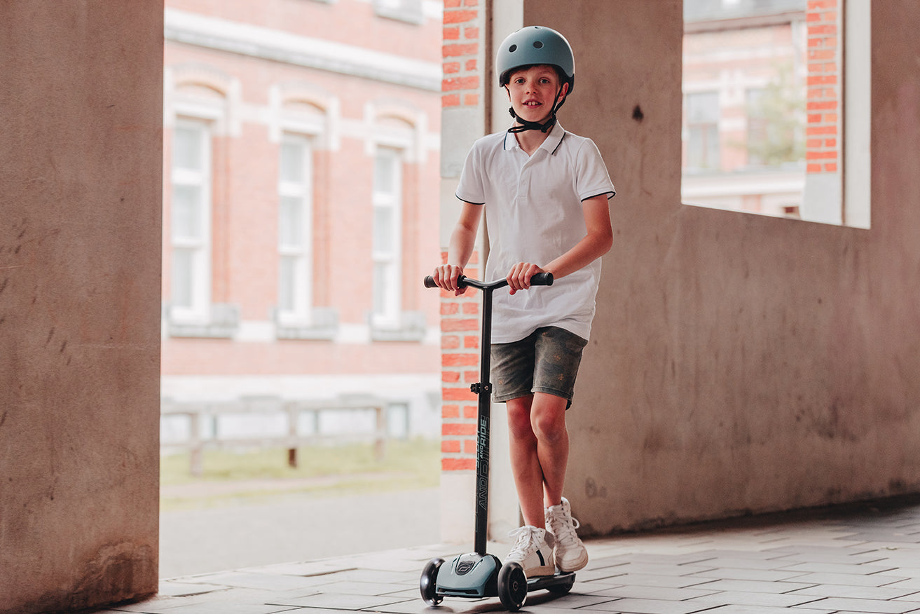 Scoot & Ride Highwaykick5 LED Scooter - Steel