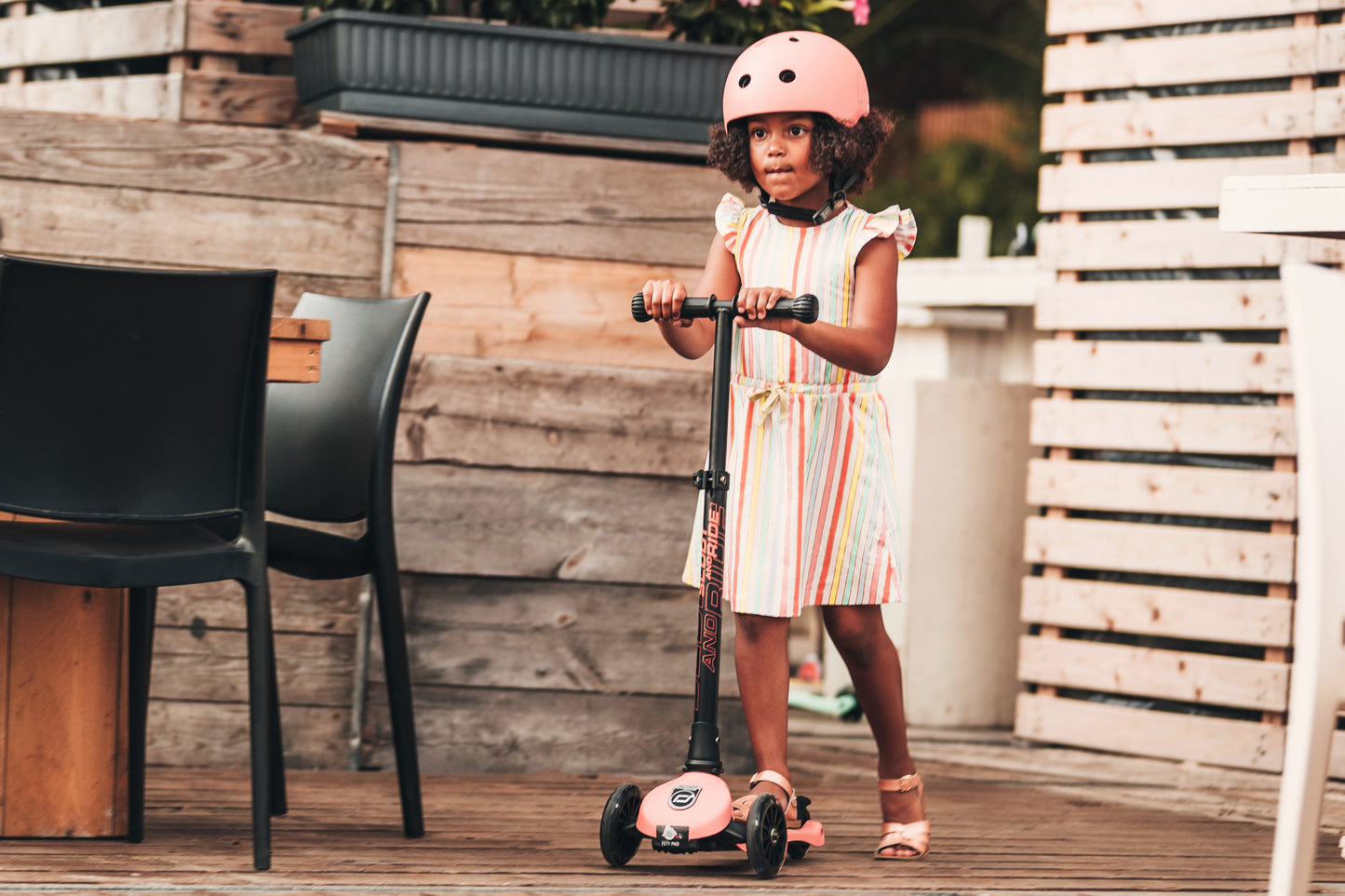 Scoot & Ride Highwaykick 3 LED foldaway scooter - Peach
