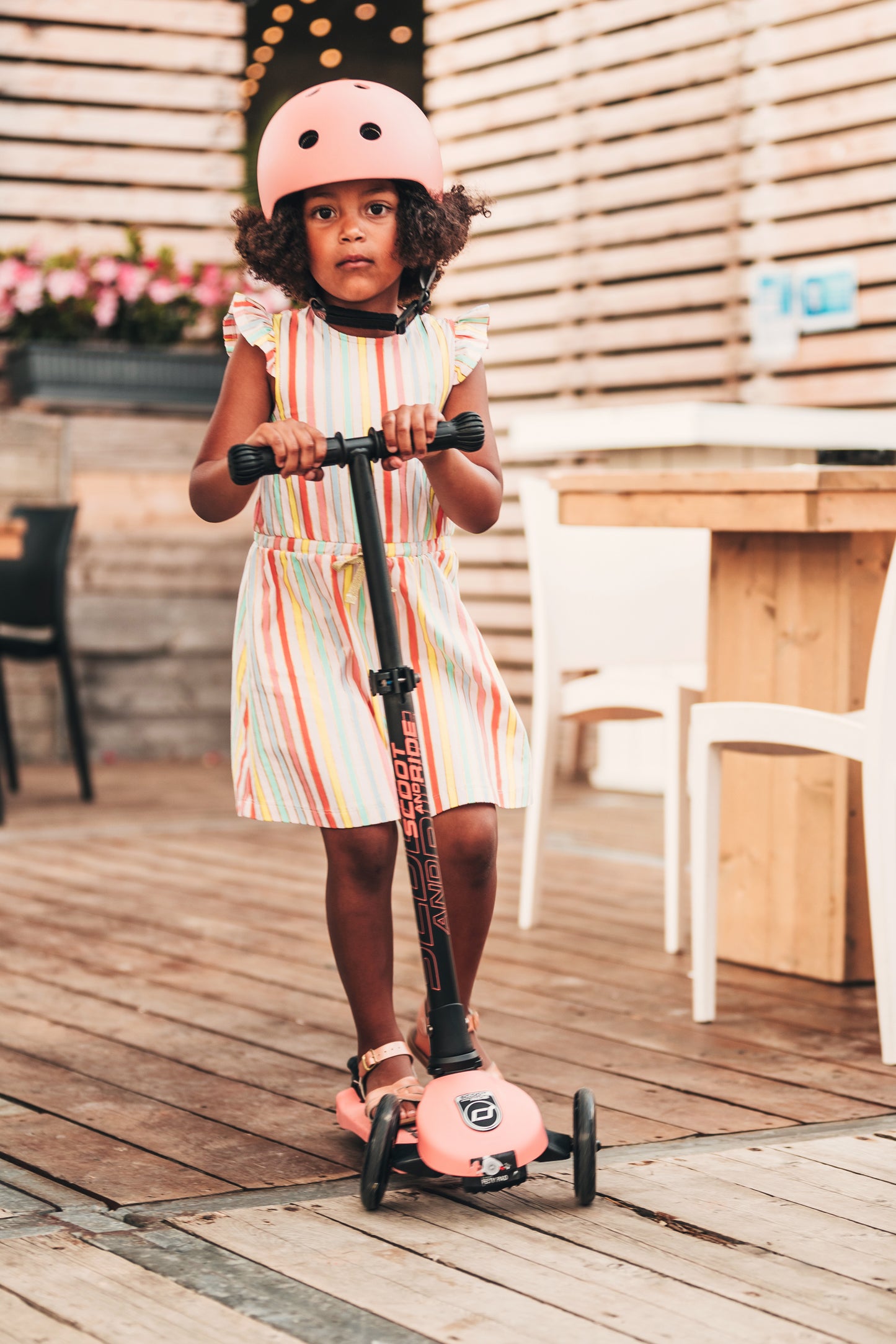 Scoot & Ride Highwaykick 3 LED foldaway scooter - Peach