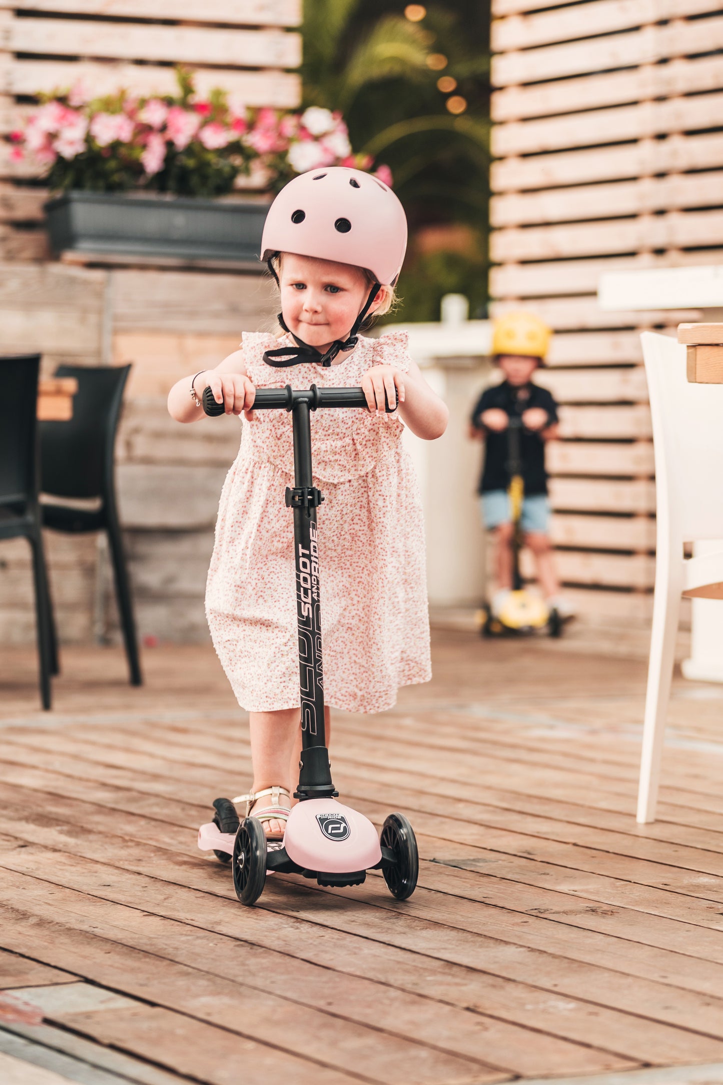 Scoot & Ride Highwaykick 3 LED foldaway scooter - Rose