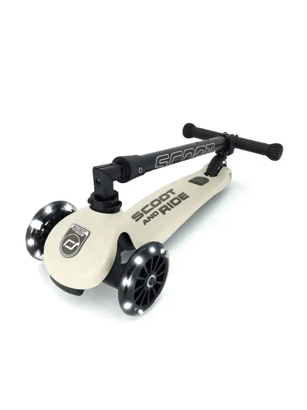 Scoot & Ride Highwaykick 3 LED foldaway scooter - Ash