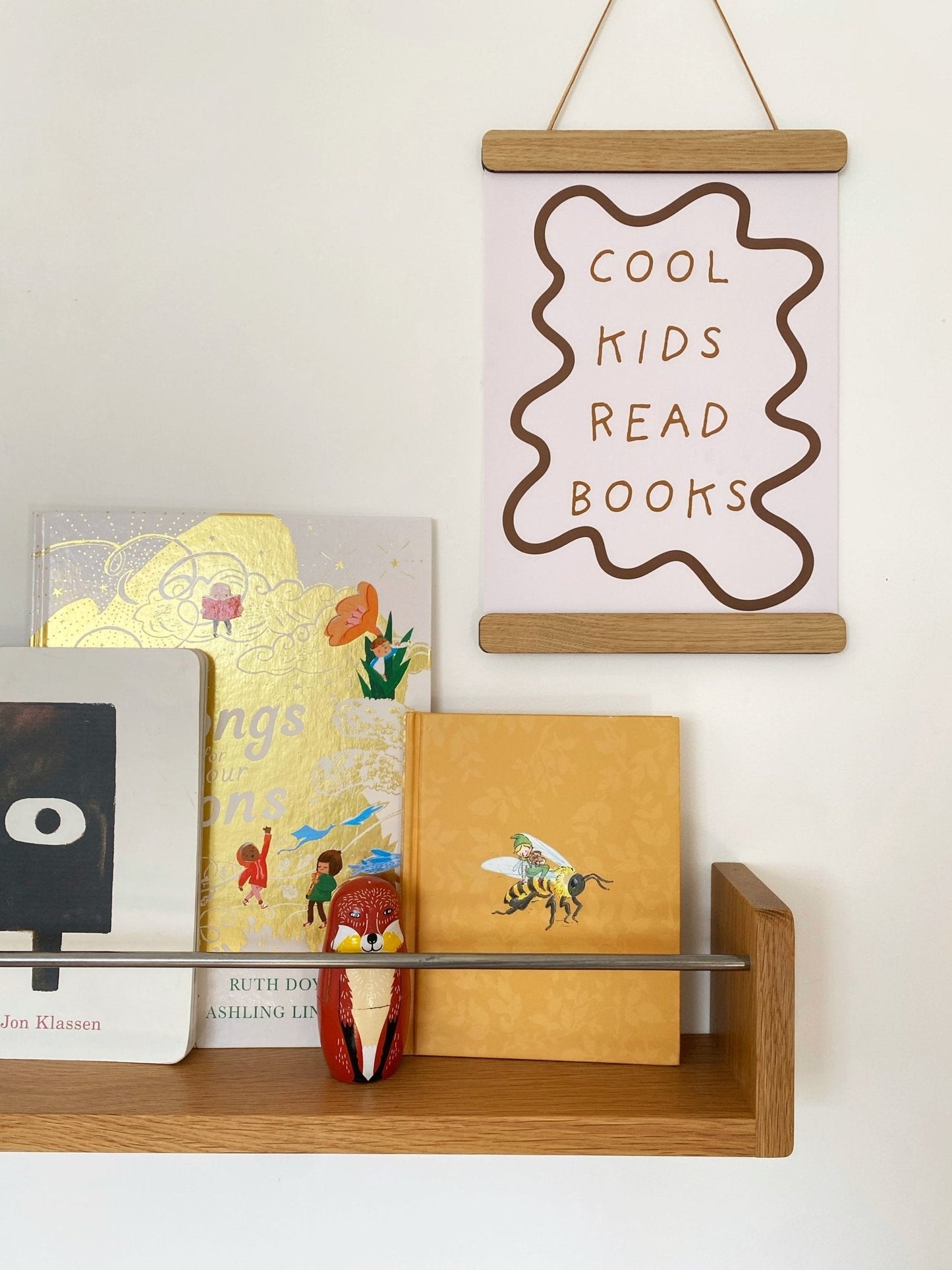 Autumn's Corner Straight Magnetic Picture Frame - OAK