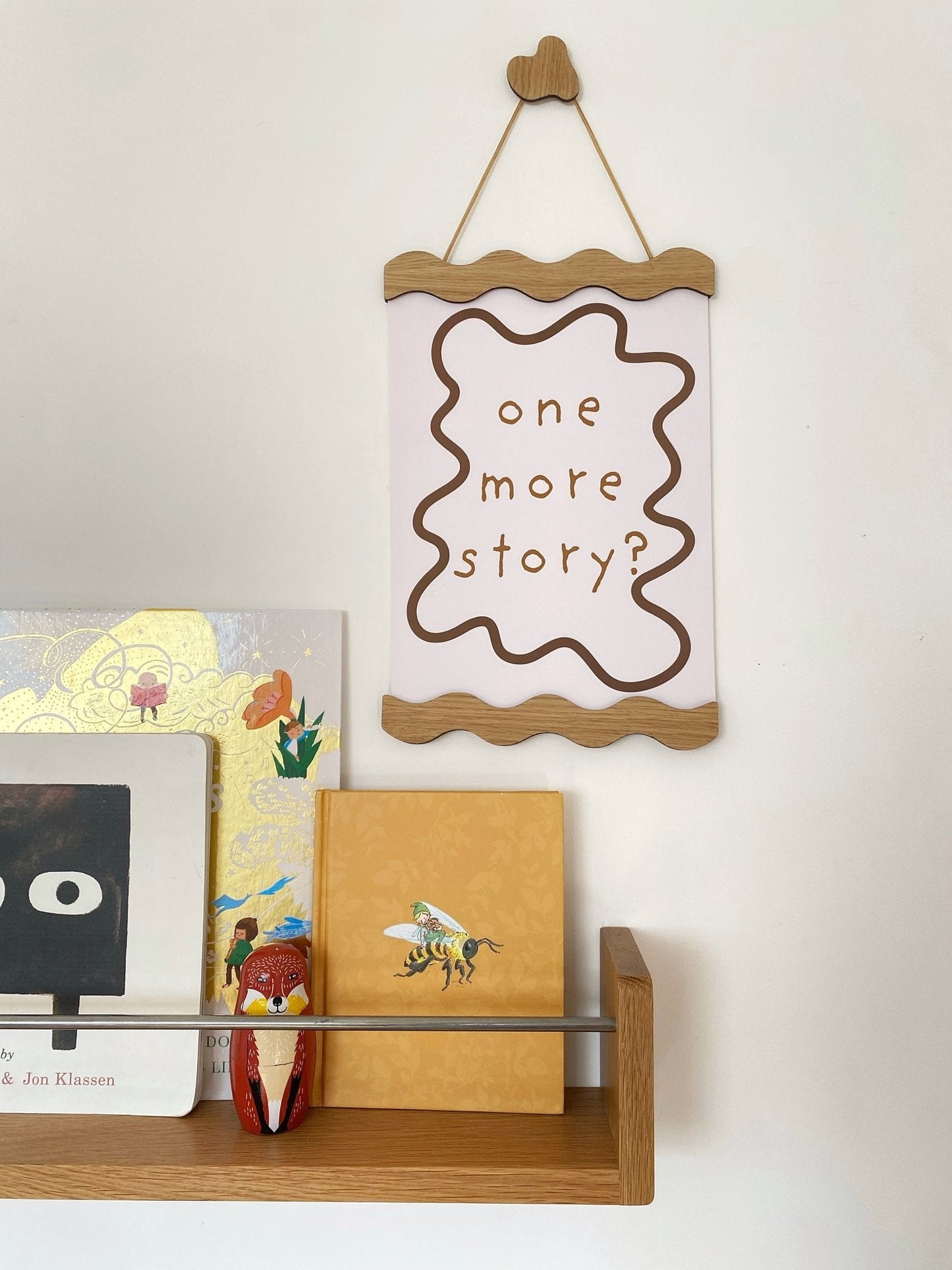 Autumn's Corner Wavy Magnetic Picture Frame - OAK